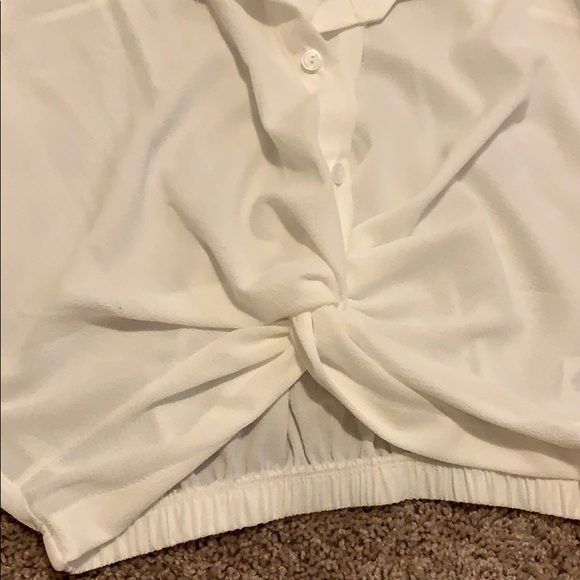 Front knot top! - Picture 2 of 3